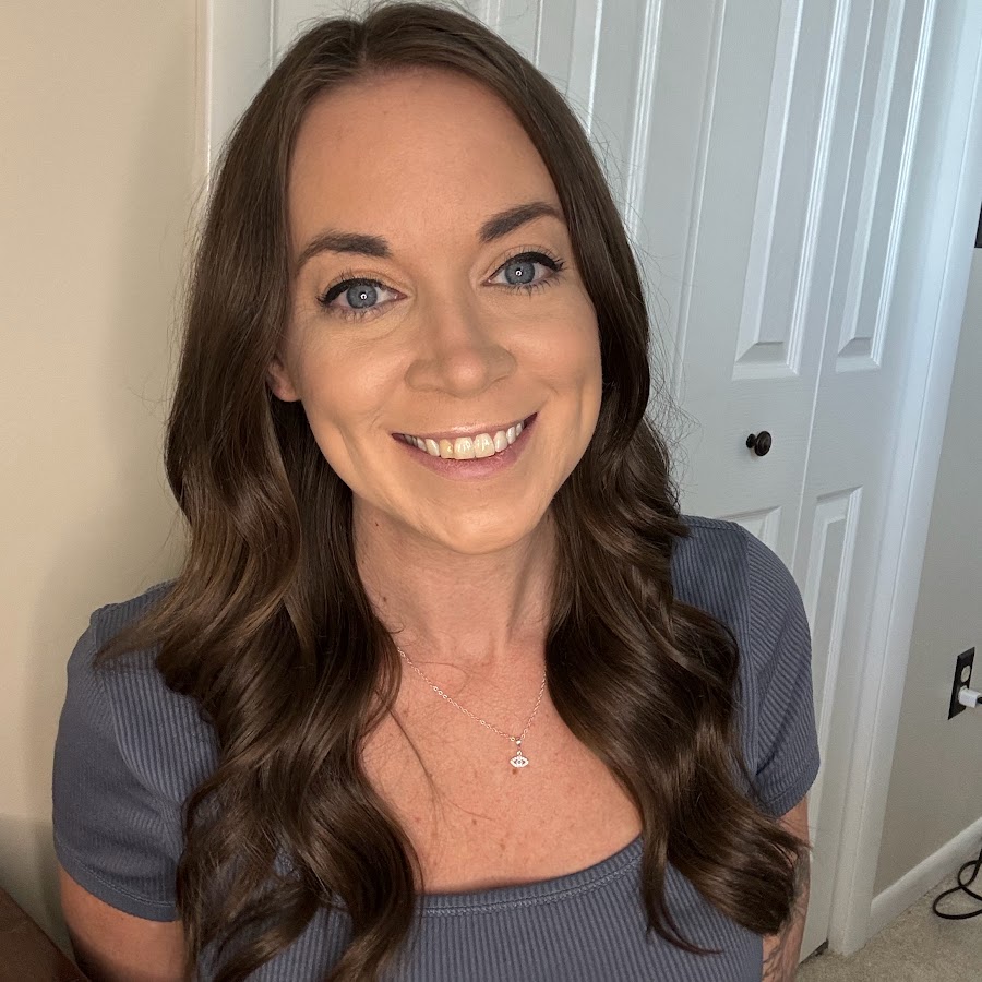 Ashley Curry, American English pronunciation coach