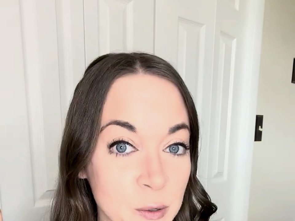 Don’t pronounce the TH in CLOTHES in English